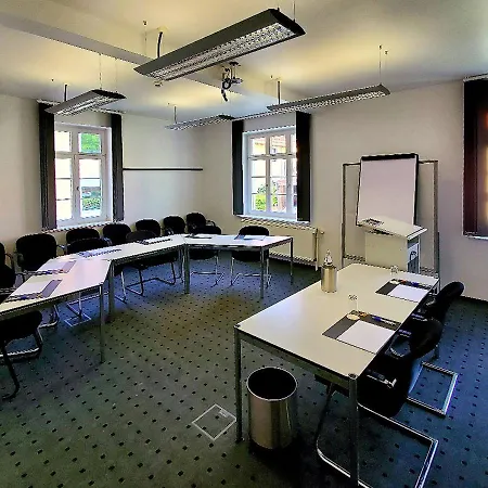 Messehof & Seminarvilla - Nahe Hannover 3*