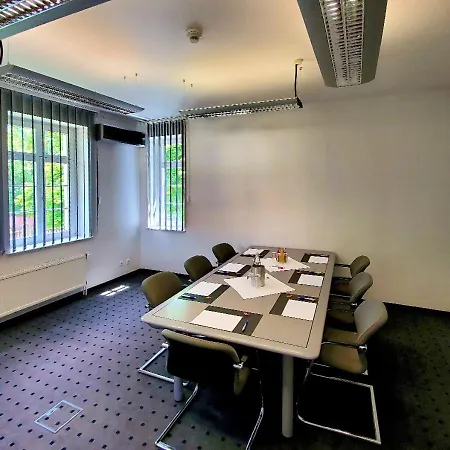 Hotel Messehof & Seminarvilla - Nahe Hannover 3*