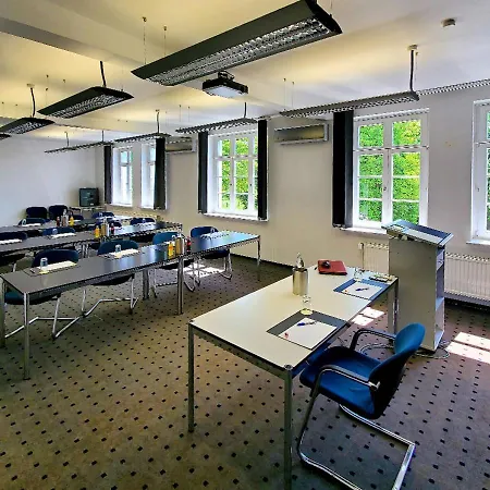 Messehof & Seminarvilla - Nahe Hannover 3*